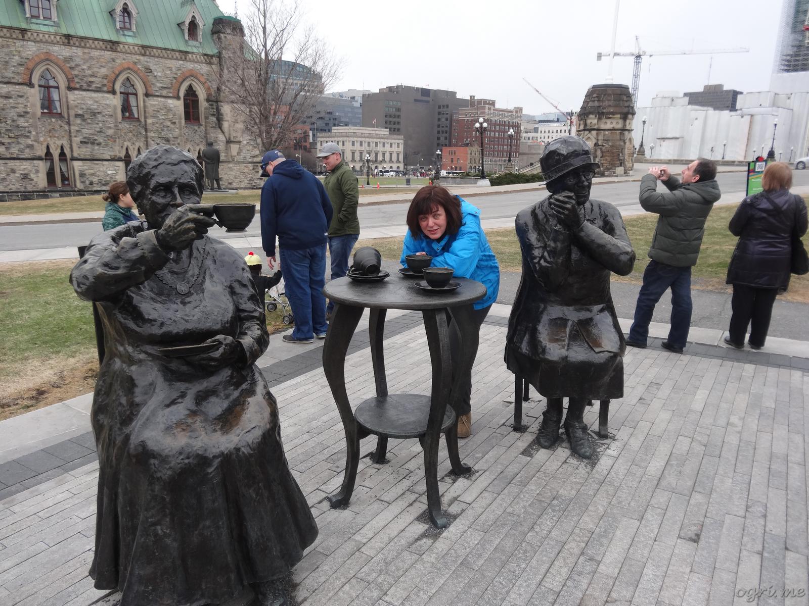 omq38_ottawa-parliament-26-women are persons